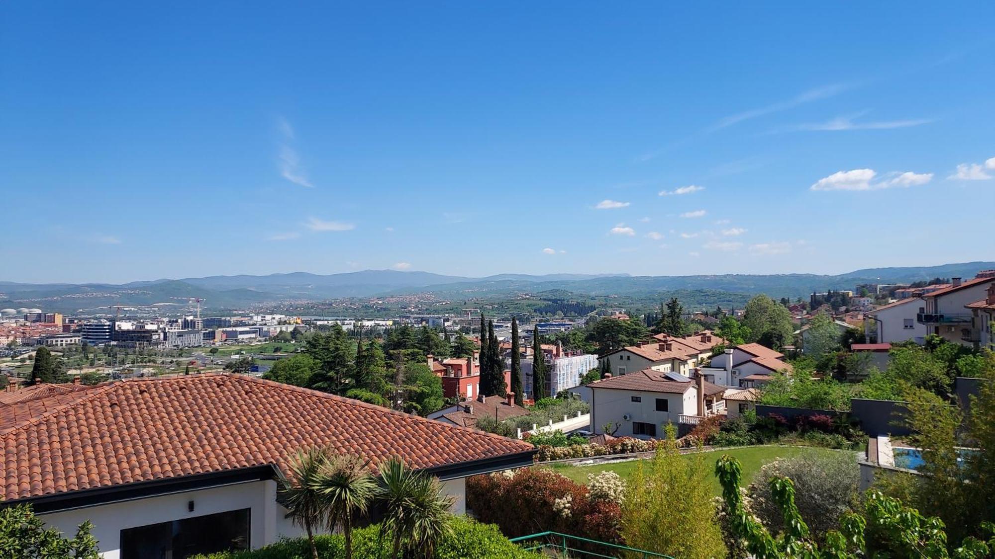 Apartment By The Castle Koper Exterior photo